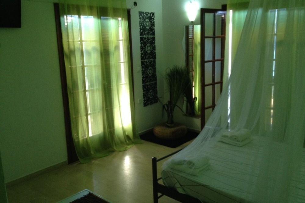 Thomas Art Hotel Pelekas Bagian luar foto
