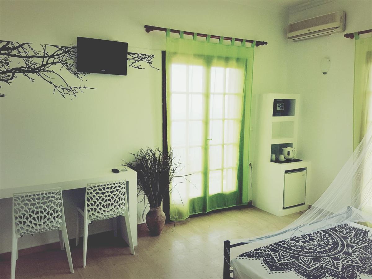 Thomas Art Hotel Pelekas Bagian luar foto