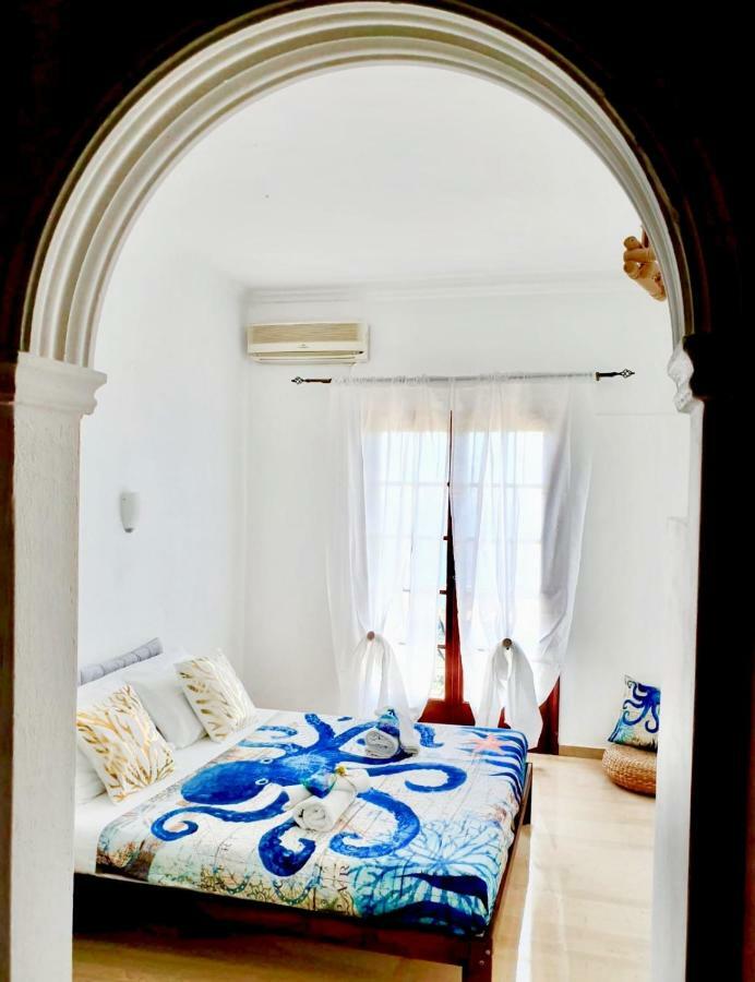 Thomas Art Hotel Pelekas Bagian luar foto